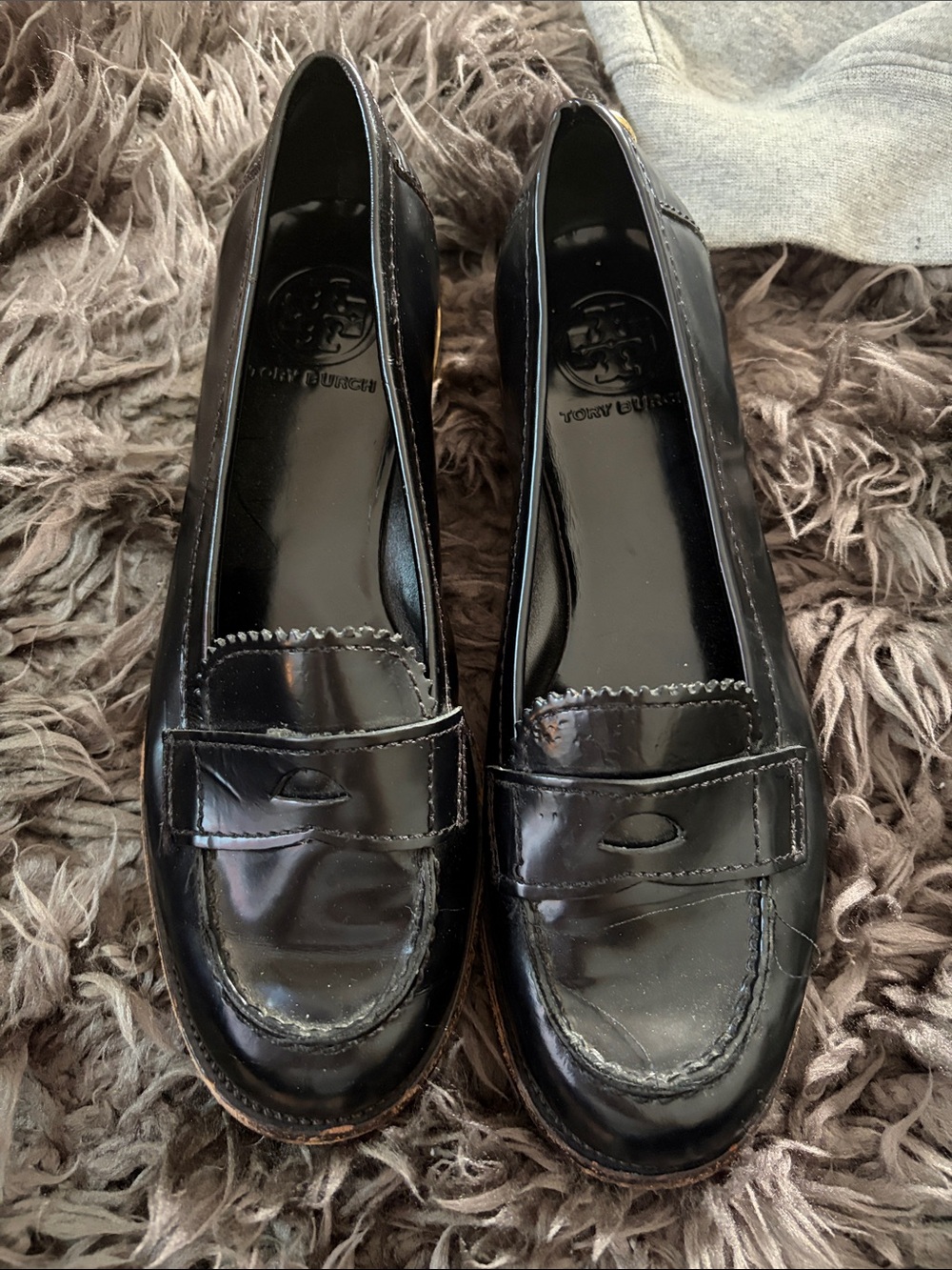 Tory Burch Black Patent Leather Penny Loafers with Logo Insole - 5.5 - Picture 1 of 4